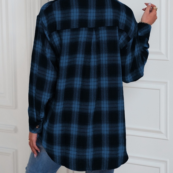 BACK IN STOCK! 🔥Green Plaid Curved Hem Longline Shirt - Picture 4 of 4